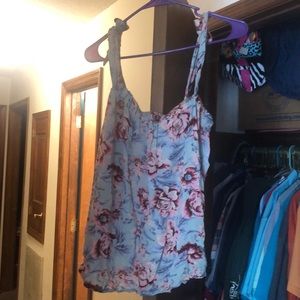 Tie shoulder American Eagle floral tank top